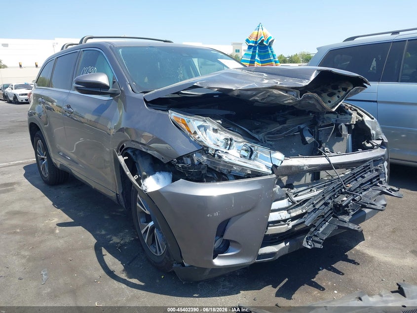 2018 Toyota Highlander VIN 5TDZZRFH5JS289079 IAAI salvage auction — FRONT END, Salvage Title, sold $4,525 on 2026-07-31 (photo 1)
