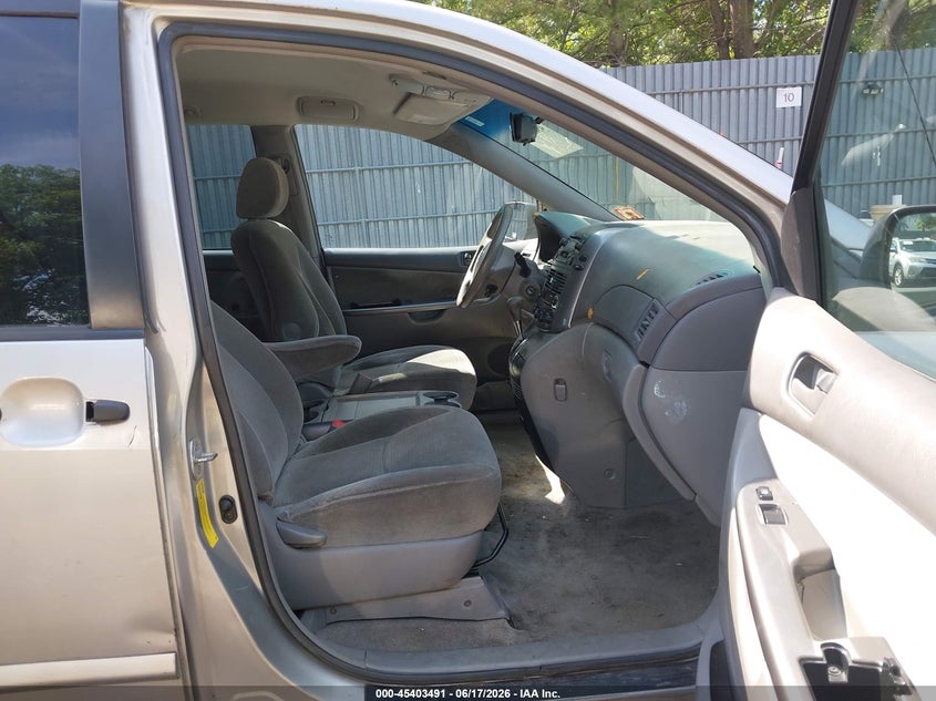 2006 Toyota Sienna VIN 5TDZA23C16S523717 IAAI salvage auction — FRONT & REAR, Clear (New Jersey), sold $950 on 2026-07-12 (photo 5)