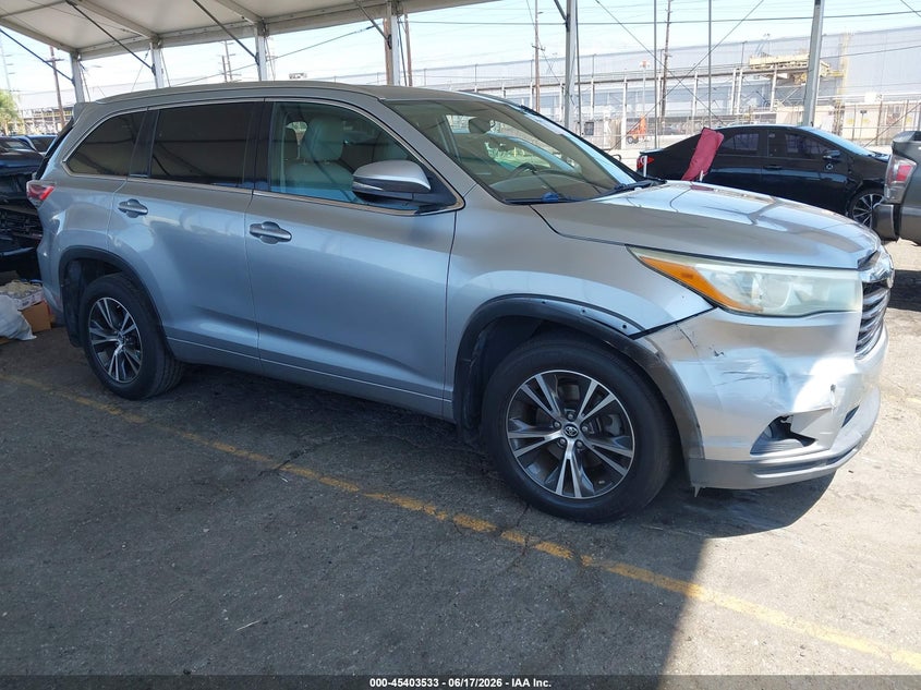 2016 Toyota Highlander VIN 5TDJKRFHXGS286026 IAAI salvage auction — SIDE, Salvage Title, sold $7,175 on 2026-07-14 (photo 1)
