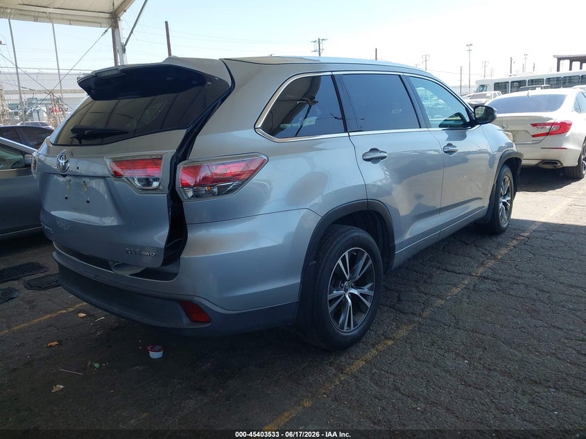2016 Toyota Highlander VIN 5TDJKRFHXGS286026 IAAI salvage auction — SIDE, Salvage Title, sold $7,175 on 2026-07-14 (photo 4)