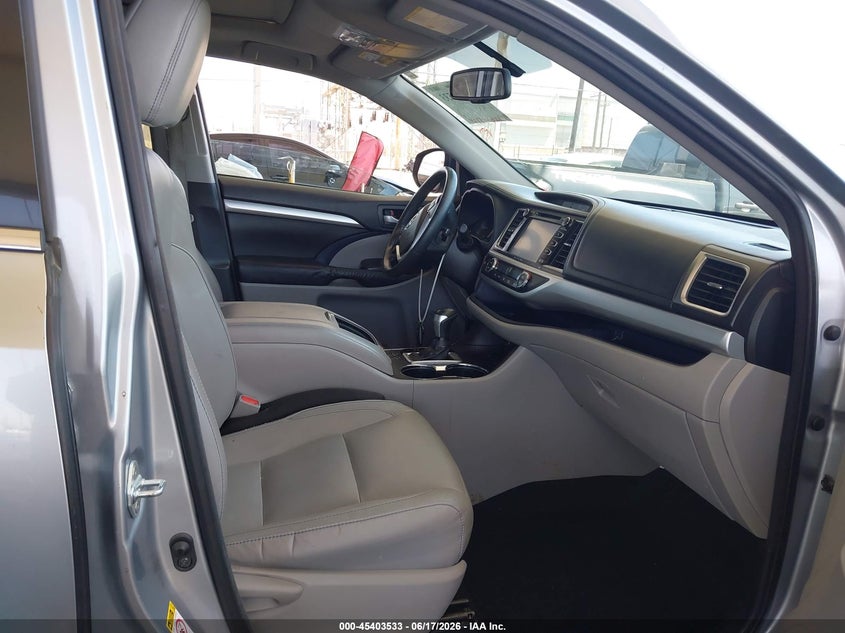 2016 Toyota Highlander VIN 5TDJKRFHXGS286026 IAAI salvage auction — SIDE, Salvage Title, sold $7,175 on 2026-07-14 (photo 5)