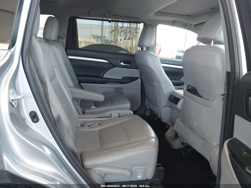 2016 Toyota Highlander VIN 5TDJKRFHXGS286026 IAAI salvage auction — SIDE, Salvage Title, sold $7,175 on 2026-07-14 (photo 8)