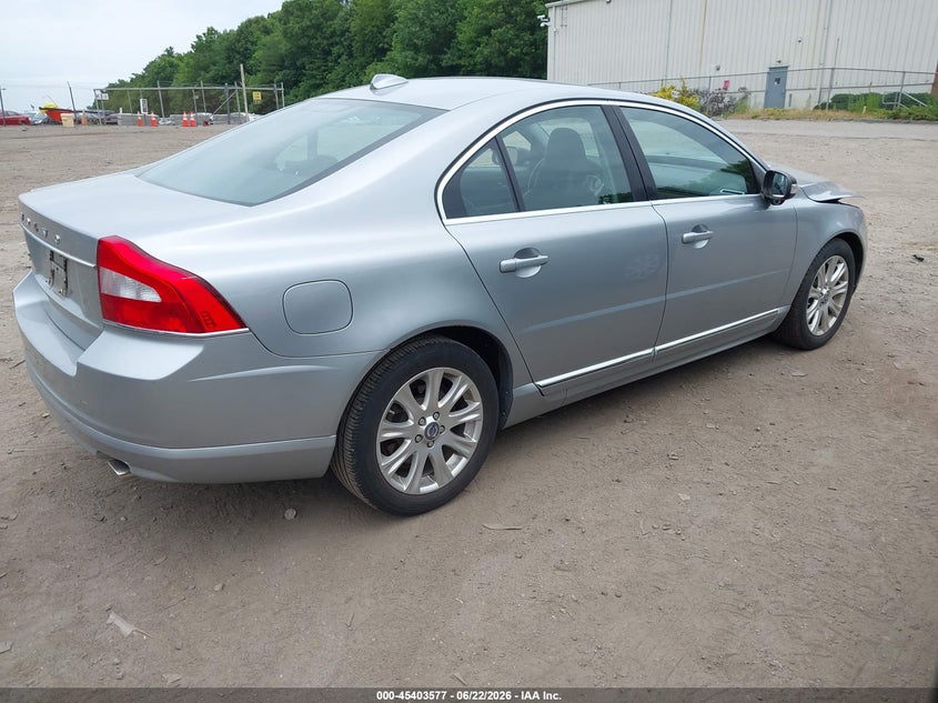 2011 Volvo S80 VIN YV1940AS9B1136470 IAAI salvage auction — FRONT END, Clear (Massachusetts), sold $100 on 2026-07-14 (photo 4)