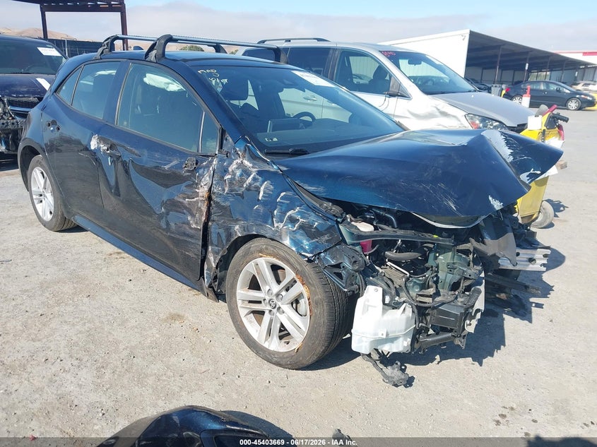 2021 Toyota Corolla VIN JTND4MBE0M3117020 IAAI salvage auction — FRONT & REAR, Salvage (California), sold $900 on 2026-07-30 (photo 1)