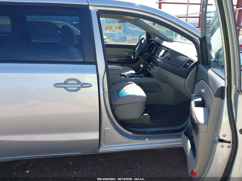 2021 Kia SEDONA VIN KNDMB5C13M6667645 IAAI salvage auction — FRONT END, Salvage Title, sold $2,400 on 2026-08-01 (photo 5)