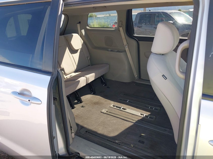 2021 Kia SEDONA VIN KNDMB5C13M6667645 IAAI salvage auction — FRONT END, Salvage Title, sold $2,400 on 2026-08-01 (photo 8)