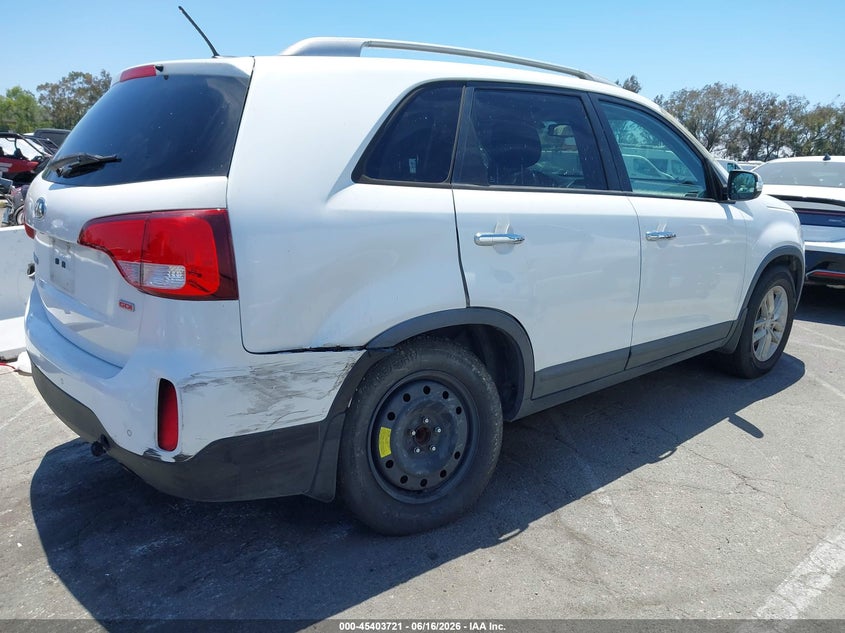 2015 Kia Sorento VIN 5XYKT4A74FG555832 IAAI salvage auction — NORMAL WEAR, Salvage (California), sold $1,100 on 2026-07-09 (photo 4)