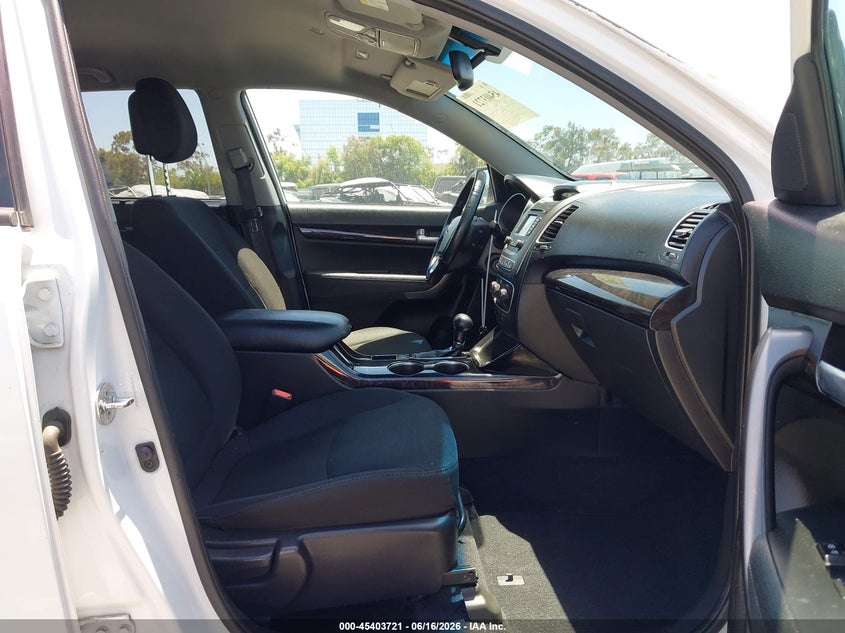 2015 Kia Sorento VIN 5XYKT4A74FG555832 IAAI salvage auction — NORMAL WEAR, Salvage (California), sold $1,100 on 2026-07-09 (photo 5)