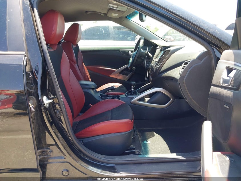 2015 Hyundai Veloster VIN KMHTC6AE3FU241159 IAAI salvage auction — NORMAL WEAR, Salvage Title, sold $525 on 2026-07-30 (photo 5)