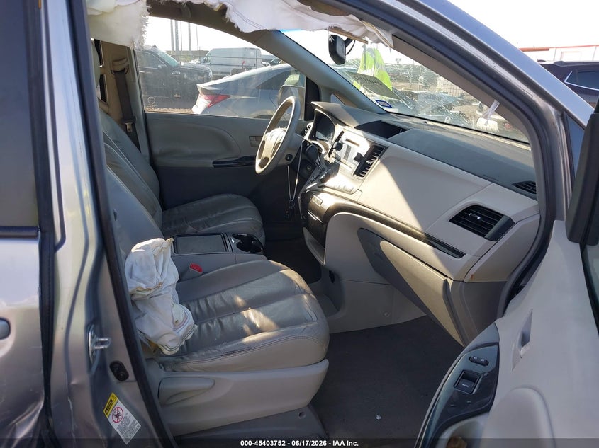 2013 Toyota Sienna VIN 5TDKK3DC3DS366630 IAAI salvage auction — RIGHT SIDE, Salvage (Texas), sold $2,300 on 2026-07-21 (photo 5)