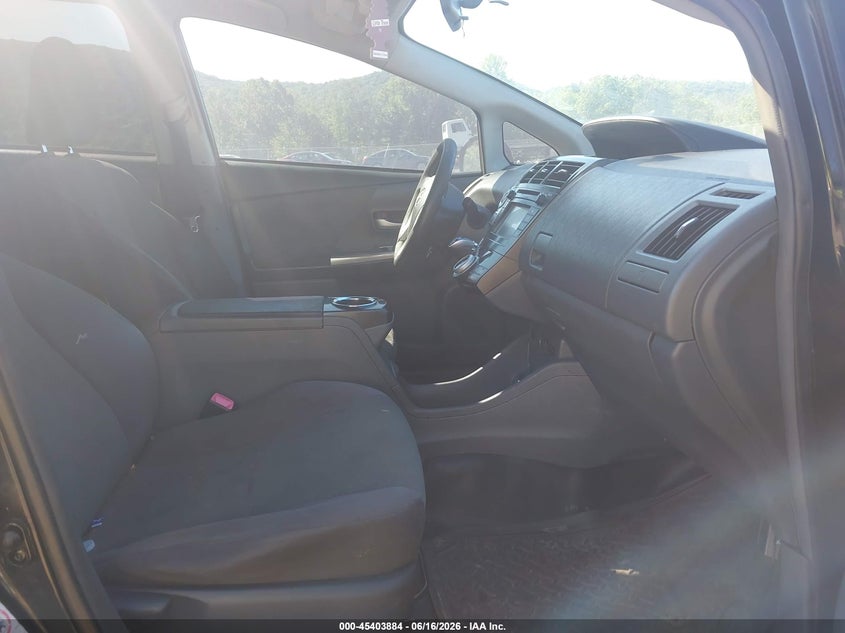 2014 Toyota Prius v VIN JTDZN3EU9E3326262 IAAI salvage auction — NORMAL WEAR, Clear (Pennsylvania), sold $600 on 2026-07-23 (photo 5)
