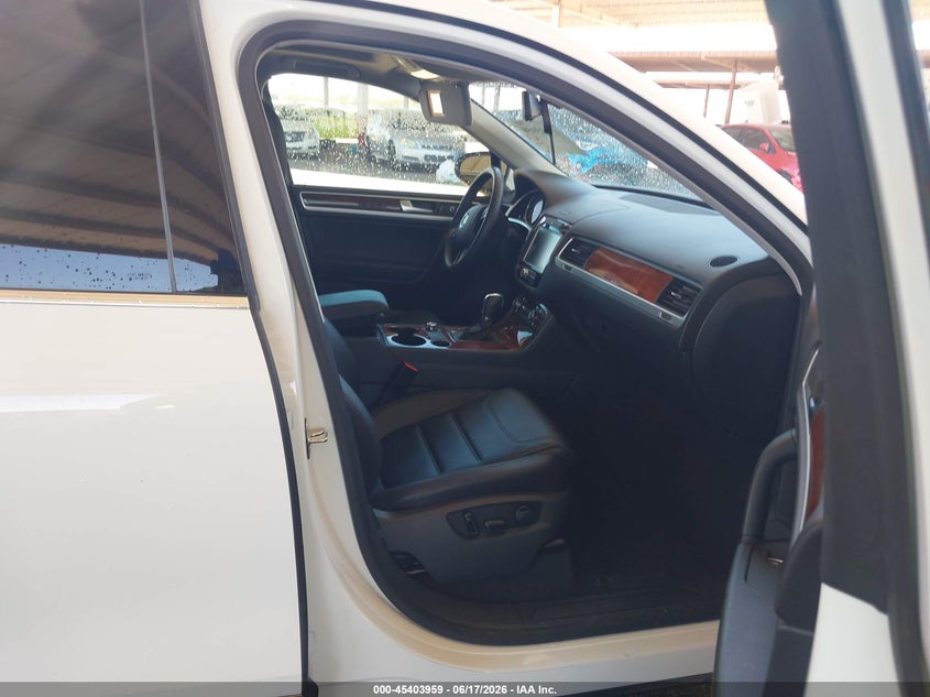 2013 Volkswagen Touareg VIN WVGEF9BP6DD011520 IAAI salvage auction — FRONT END, Clear (Arizona), sold $1,150 on 2026-07-28 (photo 5)