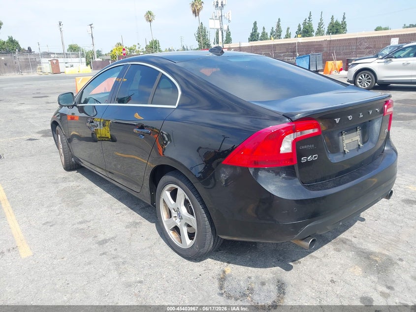 2013 Volvo S60 VIN YV1612FS6D2201644 IAAI salvage auction — LEFT FRONT, Salvage Title, sold $375 on 2026-07-20 (photo 3)