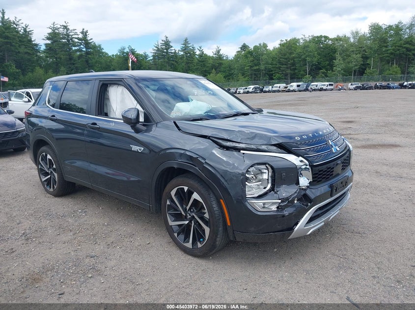 2025 Mitsubishi Outlander VIN JA4T5VA90SZ002395 — IAAI salvage auction photo