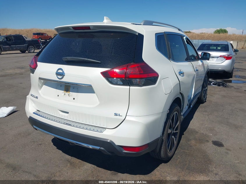 2017 Nissan Rogue VIN JN8AT2MT1HW383102 IAAI salvage auction — RIGHT SIDE, Salvage (California), sold $3,100 on 2026-07-29 (photo 4)