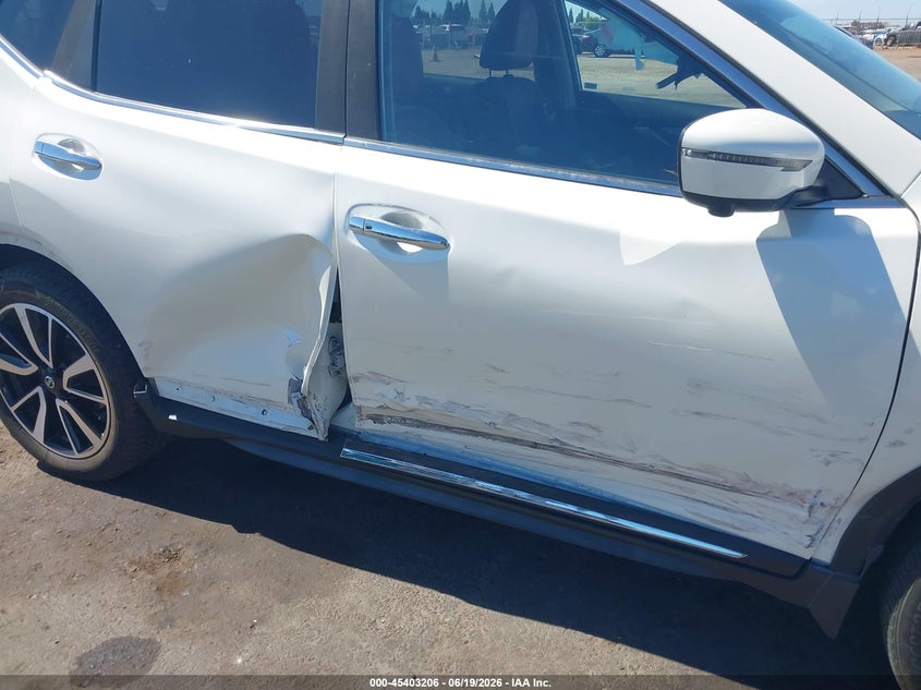 2017 Nissan Rogue VIN JN8AT2MT1HW383102 IAAI salvage auction — RIGHT SIDE, Salvage (California), sold $3,100 on 2026-07-29 (photo 6)
