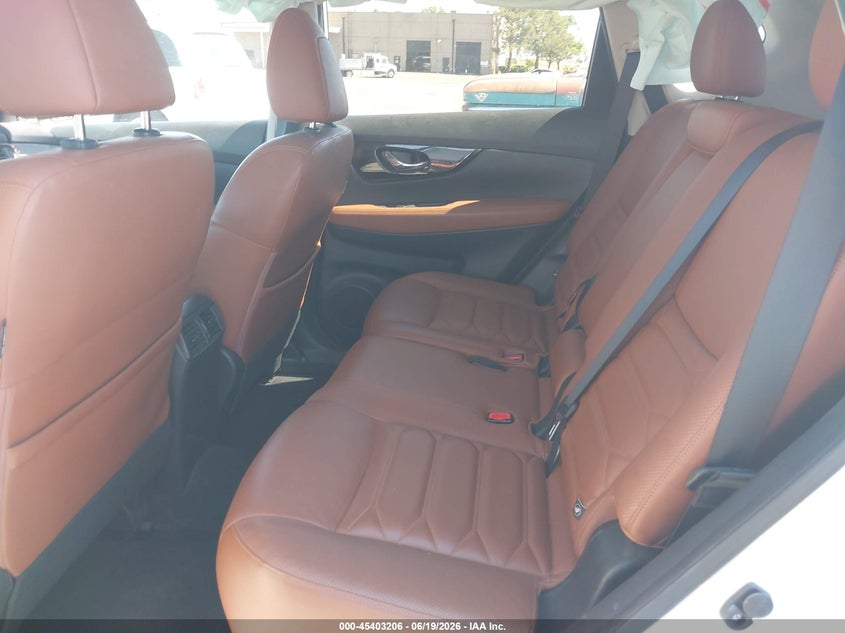 2017 Nissan Rogue VIN JN8AT2MT1HW383102 IAAI salvage auction — RIGHT SIDE, Salvage (California), sold $3,100 on 2026-07-29 (photo 8)