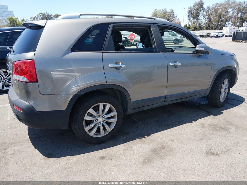 2011 Kia Sorento VIN 5XYKU3A11BG001306 IAAI salvage auction — NORMAL WEAR, Duplicate Paperwork (California), sold $600 on 2026-07-09 (photo 4)
