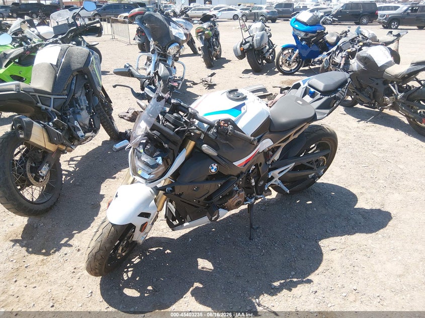 2022 BMW S 1000 VIN WB10E5305N6F54780 IAAI salvage auction — FRONT END, Salvage (Arizona), sold $7,850 on 2026-07-07 (photo 2)