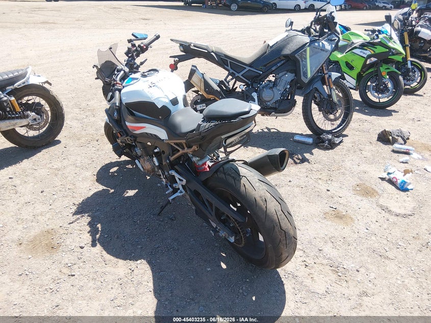 2022 BMW S 1000 VIN WB10E5305N6F54780 IAAI salvage auction — FRONT END, Salvage (Arizona), sold $7,850 on 2026-07-07 (photo 3)