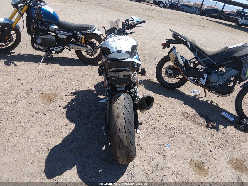 2022 BMW S 1000 VIN WB10E5305N6F54780 IAAI salvage auction — FRONT END, Salvage (Arizona), sold $7,850 on 2026-07-07 (photo 6)