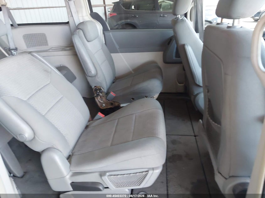 2009 Chrysler Town & country VIN 2A8HR44E39R514801 IAAI salvage auction — LEFT & RIGHT, Salvage (California), sold $850 on 2026-07-09 (photo 8)