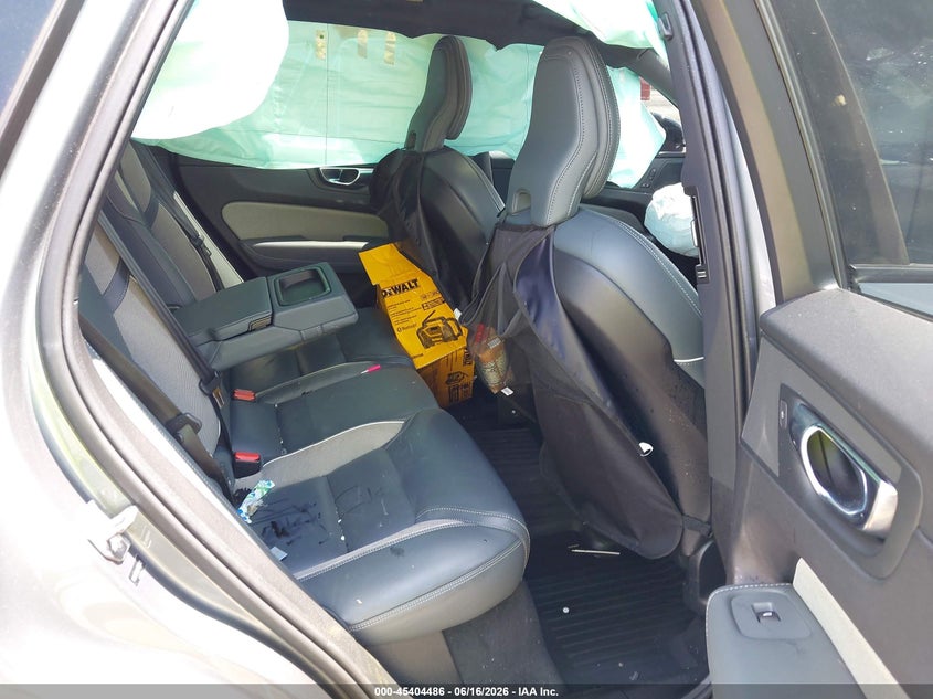 2020 Volvo Xc60 VIN YV4102DM1L1500452 IAAI salvage auction — BIOHAZARD/CHEMICAL, Salvage Title, sold $1,350 on 2026-08-13 (photo 8)