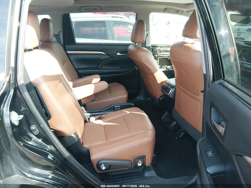 2019 Toyota Highlander VIN 5TDDZRFHXKS983780 IAAI salvage auction — FRONT & REAR, Salvage Title, sold $9,750 on 2026-07-24 (photo 8)