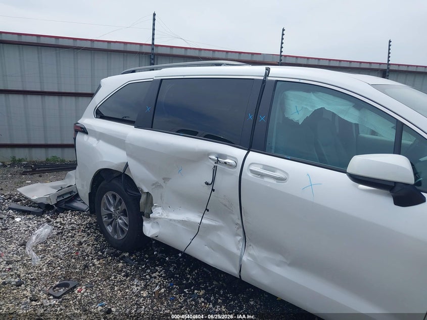 2024 Toyota Sienna VIN 5TDJSKFC9RS136598 IAAI salvage auction — SIDE, Salvage (Arkansas), sold $16,200 on 2026-07-30 (photo 6)