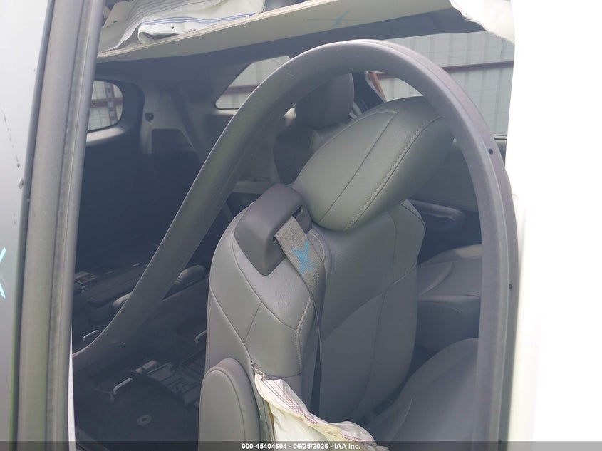 2024 Toyota Sienna VIN 5TDJSKFC9RS136598 IAAI salvage auction — SIDE, Salvage (Arkansas), sold $16,200 on 2026-07-30 (photo 8)