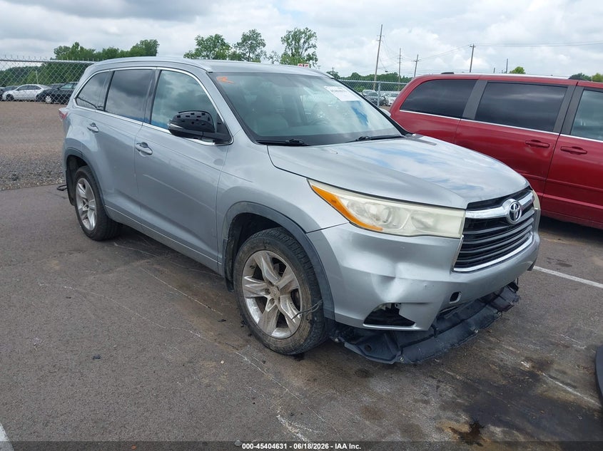 2015 Toyota Highlander VIN 5TDYKRFH3FS038732 IAAI salvage auction — FRONT END, Salvage Title, sold $6,600 on 2026-07-16 (photo 1)
