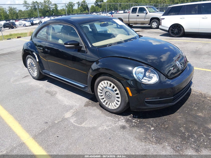 2013 Volkswagen Beetle VIN 3VWJP7AT6DM683517 IAAI salvage auction — NORMAL WEAR, Clear (South Carolina), sold $900 on 2026-07-20 (photo 1)