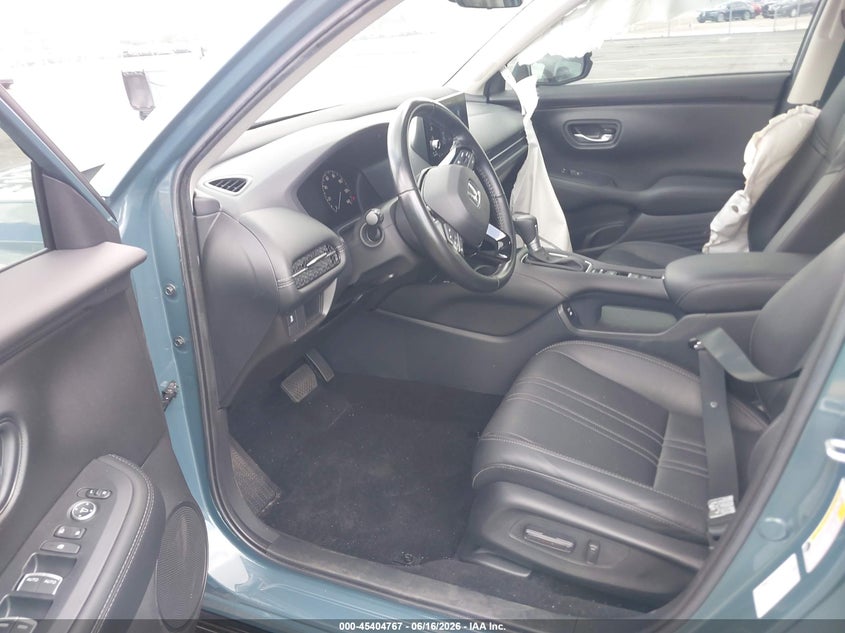 2025 Honda Hr-v VIN 3CZRZ1H7XSM759673 IAAI salvage auction — RIGHT SIDE, Rebuildable (Florida), sold $10,125 on 2026-08-20 (photo 5)
