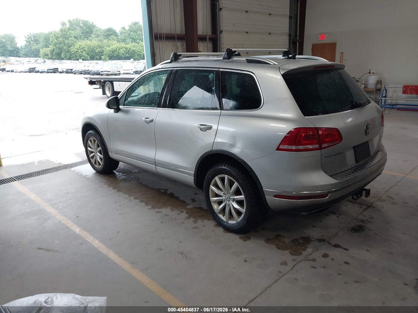 2016 Volkswagen Touareg VIN WVGEF9BP2GD004200 IAAI salvage auction — NORMAL WEAR, Clear (Michigan), sold $775 on 2026-07-13 (photo 3)