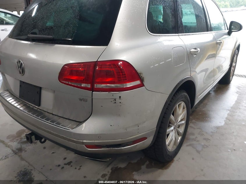 2016 Volkswagen Touareg VIN WVGEF9BP2GD004200 IAAI salvage auction — NORMAL WEAR, Clear (Michigan), sold $775 on 2026-07-13 (photo 6)