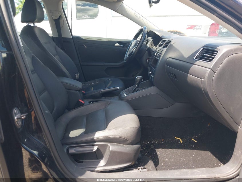 2011 Volkswagen Jetta VIN 3VWDZ7AJ2BM039998 IAAI salvage auction — LEFT FRONT, Salvage (Iowa), sold $575 on 2026-07-29 (photo 5)