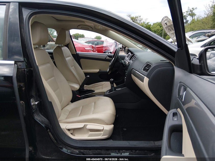 2017 Volkswagen Jetta VIN 3VWB67AJ1HM342781 IAAI salvage auction — SIDE, Salvage Title, sold $1,300 on 2026-07-20 (photo 5)