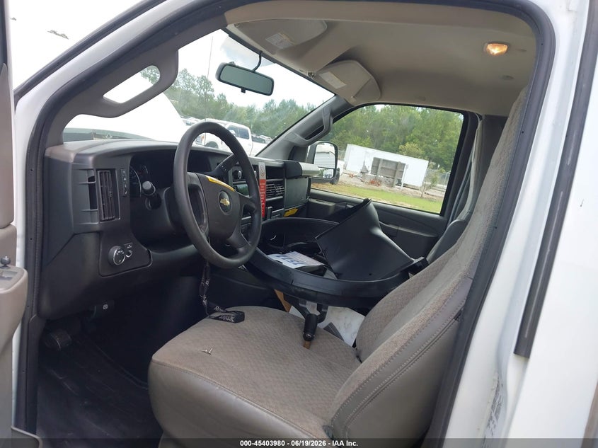 2024 Chevrolet Express 2500 VIN 1GB0GRFP0R1158967 IAAI salvage auction — NORMAL WEAR, Clear (Mississippi), sold $11,100 on 2026-07-17 (photo 6)