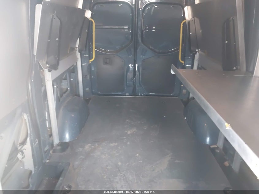 2019 Mercedes-benz Sprinter VIN WD4PF0CD7KP104626 IAAI salvage auction — FRONT & REAR, Clear (Texas), sold $12,750 on 2026-07-13 (photo 8)