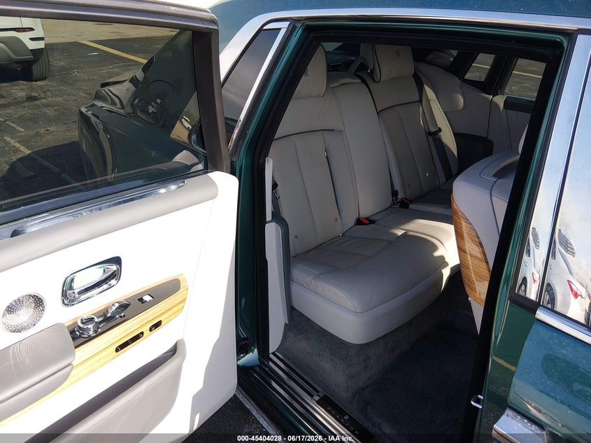 2022 Rolls-royce Phantom VIN SCATT6C01NU211539 IAAI salvage auction — UNDERCARRIAGE, Rebuildable (Florida), sold $180,000 on 2026-07-27 (photo 8)