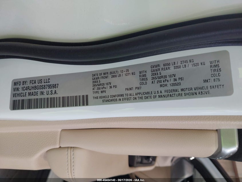 2025 Jeep Grand cherokee VIN 1C4RJHBG0S8795987 IAAI salvage auction — STORM DAMAGE, Salvage Title, sold $20,250 on 2026-09-16 (photo 9)