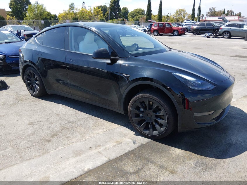 2024 Tesla Model y VIN 7SAYGDED3RF025168 IAAI salvage auction — REAR END, Salvage Title, sold $8,100 on 2026-07-31 (photo 1)