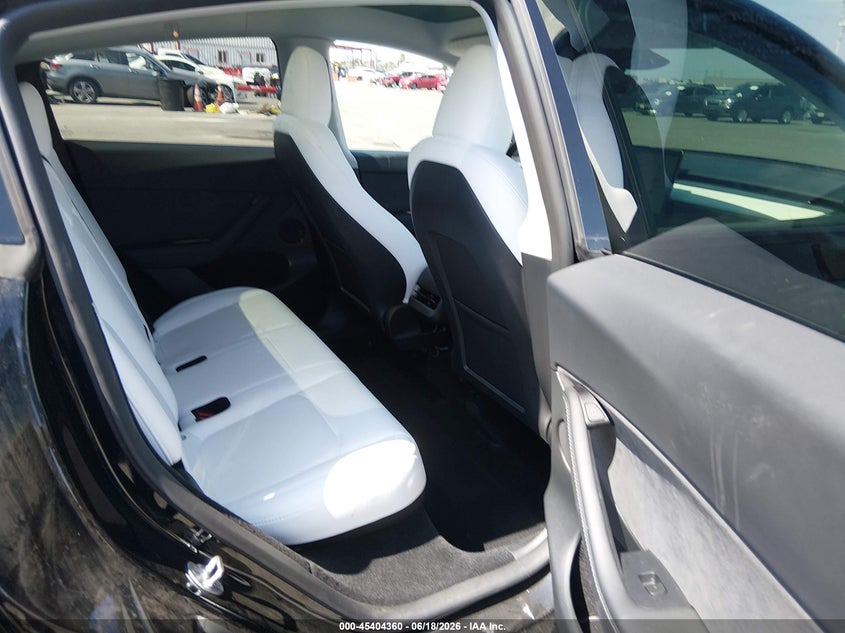 2024 Tesla Model y VIN 7SAYGDED3RF025168 IAAI salvage auction — REAR END, Salvage Title, sold $8,100 on 2026-07-31 (photo 8)