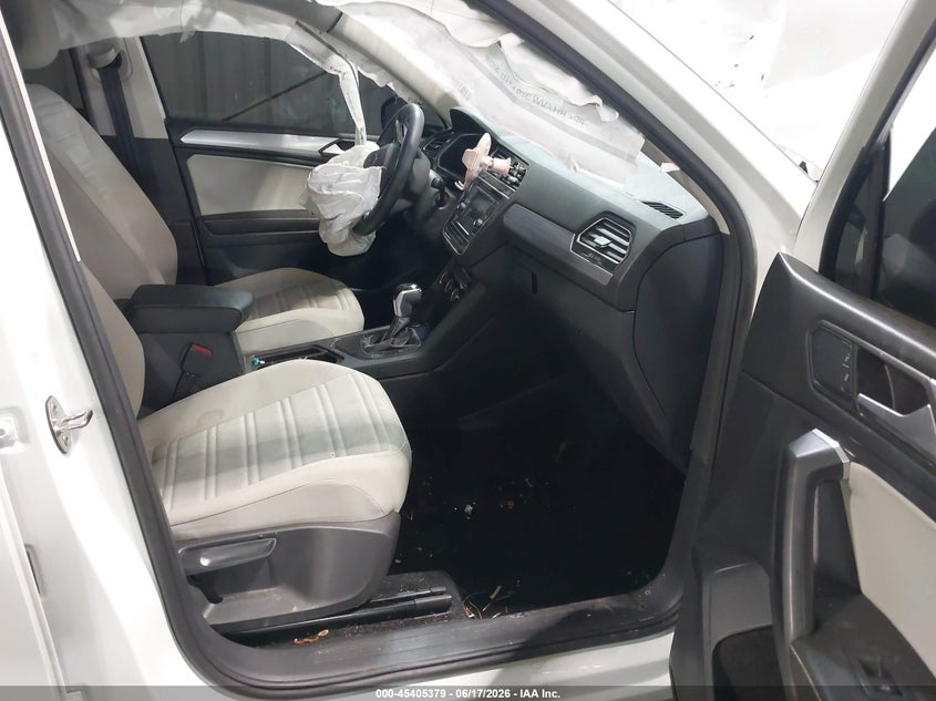 2023 Volkswagen Tiguan VIN 3VVRB7AXXPM042951 IAAI salvage auction — FRONT END, Salvage Title, sold $2,425 on 2026-08-01 (photo 5)