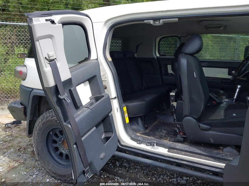 2008 Toyota Fj cruiser VIN JTEBU11F18K037852 IAAI salvage auction — FRONT END, Salvage (Mississippi), sold $3,900 on 2026-07-11 (photo 8)
