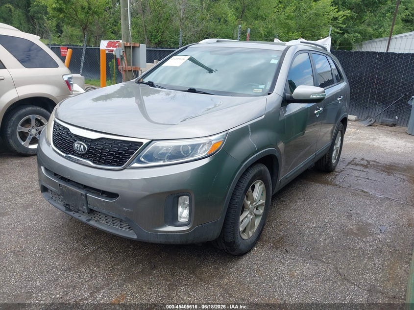 2015 Kia Sorento VIN 5XYKT3A67FG587952 IAAI salvage auction — FRONT END, Repossessed (Kansas), sold $475 on 2026-07-22 (photo 2)