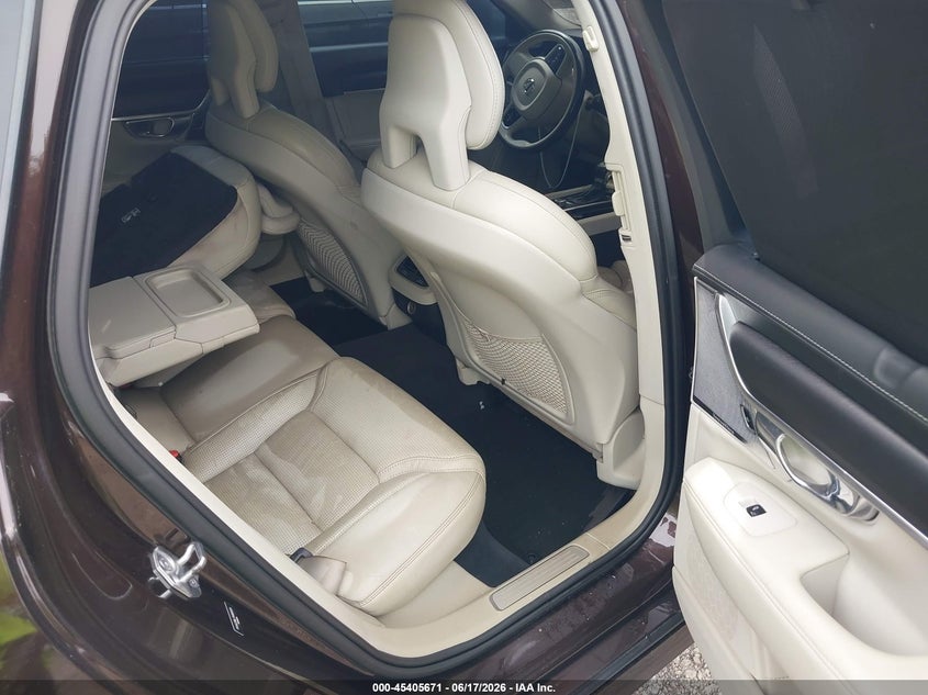 2017 Volvo V90 cross country VIN YV4A22NL7H1000934 IAAI salvage auction — ENGINE BURN, Salvage Title, sold $25 on 2026-07-21 (photo 8)