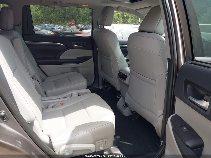2019 Toyota Highlander VIN 5TDDZRFH6KS949450 IAAI salvage auction — FRONT END, Salvage - Greater Than 75% (Maryland), sold $13,000 on 2026-07-15 (photo 8)