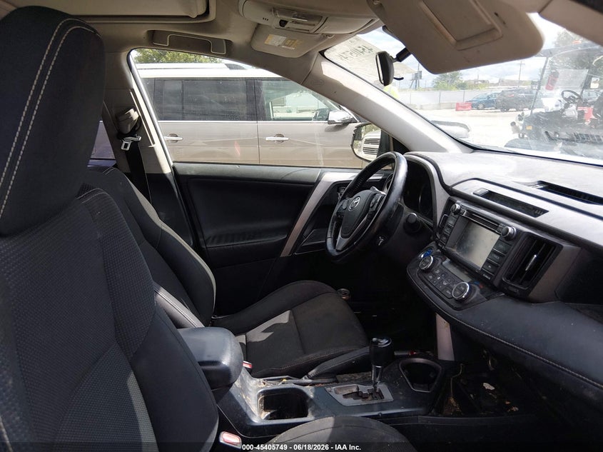 2017 Toyota Rav 4 VIN JTMRJREV2HD090902 IAAI salvage auction — NORMAL WEAR, Clear (Illinois), sold $5,525 on 2026-07-07 (photo 5)