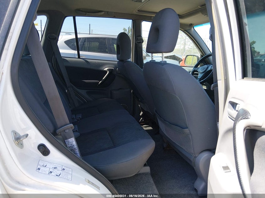 2002 Toyota Rav4 VIN JTEHH20V820155994 IAAI salvage auction — NORMAL WEAR, Clear (Illinois), sold $375 on 2026-07-22 (photo 8)